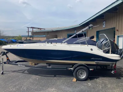 2020 Hurricane SunDeck Sport 185 OB