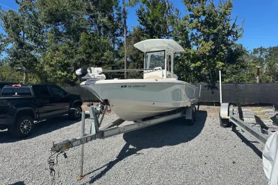 2020 Robalo 246 Cayman