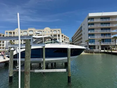 2020 Sea Ray Sundancer 320