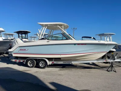2021 Boston Whaler 240 Vantage
