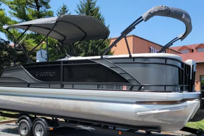 2021 Godfrey Monaco 235 C