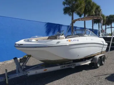 2021 Hurricane SunDeck 217 OB