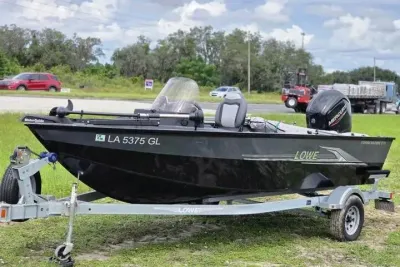 2021 Lowe Fishing Machine 1775SC
