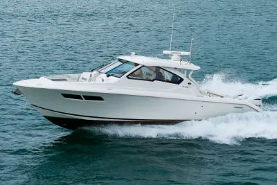 2021 Pursuit DC 365 Dual Console