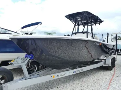 2021 Sea Born LX24 Center Console
