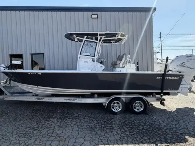 2021 Sportsman Masters 267OE Bay Boat