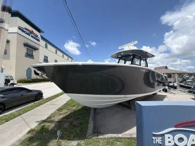 2021 Sportsman Open 322 Center Console