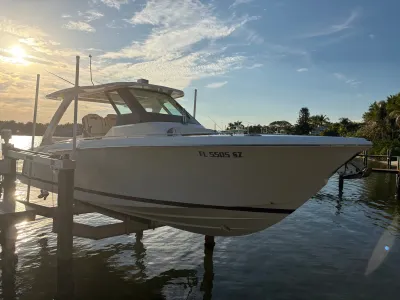 2021 Tiara Yachts 34 LS