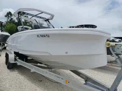 2022 Axopar 22 T-Top