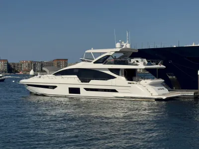 2022 Azimut Grande 25M