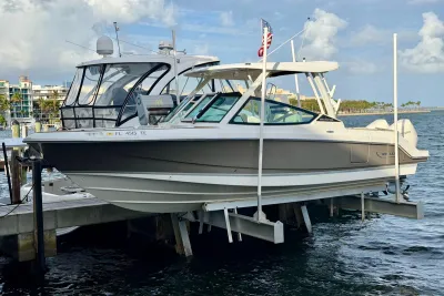 2022 Boston Whaler 280 Vantage