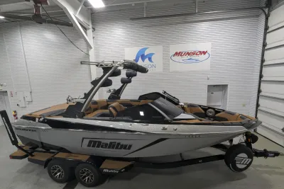 2022 Malibu Wakesetter 22 LSV
