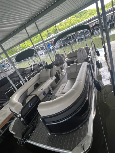 2022 Premier 230 Sunsation RL