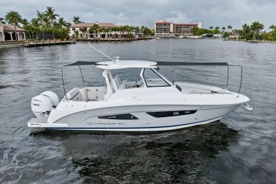 2022 Regal 33 SAV