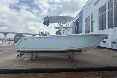 2022 Sportsman Open 232 Center Console