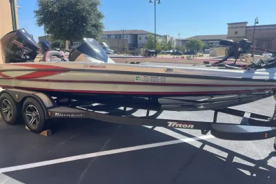 2022 Triton 19 TrX Patriot
