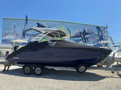 2022 Yamaha Boats 252SD