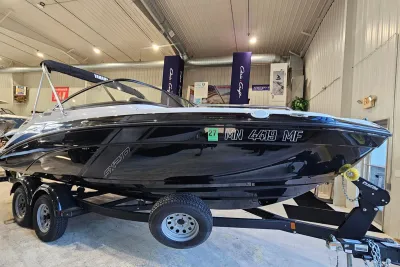 2022 Yamaha Boats SX210