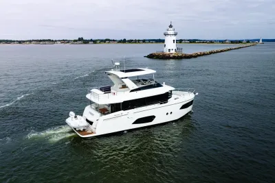 2023 Absolute Navetta 52