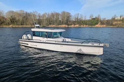 2023 Axopar 28 Cabin
