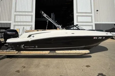 2023 Bayliner VR5 Bowrider OB