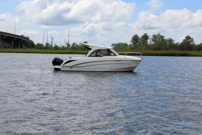 2023 Beneteau Antares 7