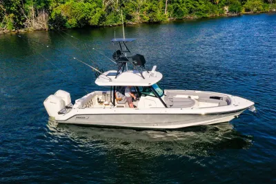 2023 Boston Whaler 360 Outrage