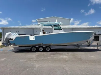 2023 Caymas 401 CC