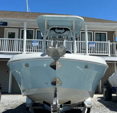 2023 Crownline 230 FinSeeker