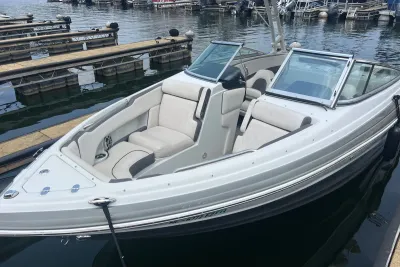 2023 Crownline 240 SS SURF