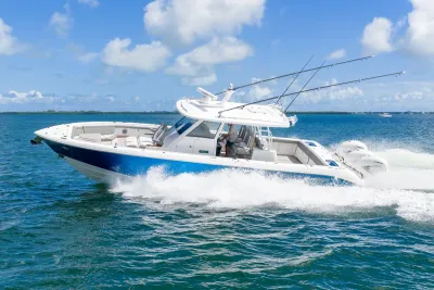 2023 Everglades 395 Center Console