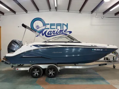 2023 Hurricane SunDeck 235 OB