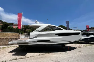 2023 Jeanneau DB/43 IB