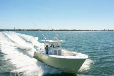 2023 Reef Runner 340 Center Console