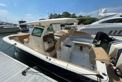 2023 Scout 305 LXF
