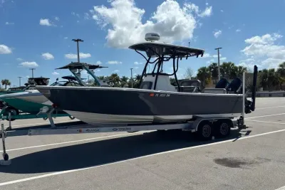 2023 Sea Born LX24 Center Console
