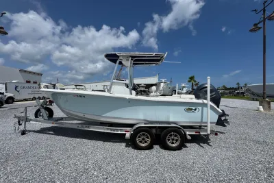2023 Sea Hunt Ultra 219