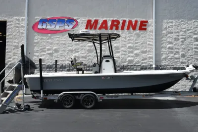 2023 Sea Pro 248 Bay