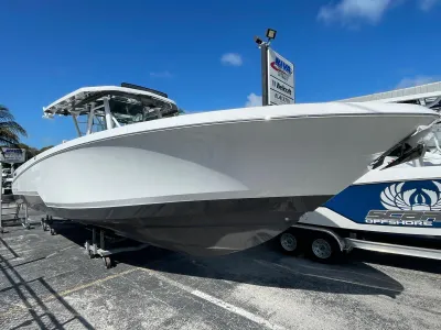 2023 Wellcraft 352 Fisherman