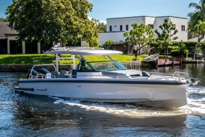 2024 Axopar 37 Sun-Top