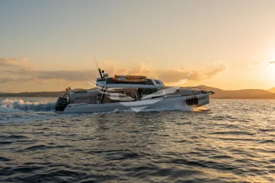 2024 Axopar 45 XC Cross Cabin