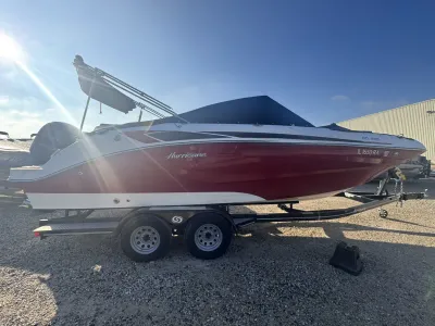 2024 Hurricane SunDeck 235 OB