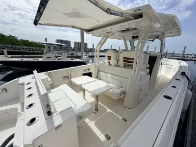 2024 Pursuit S 328 Sport