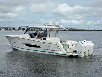 2024 Regal 38 SAV