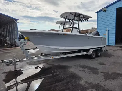 2024 Sea Hunt Ultra 229