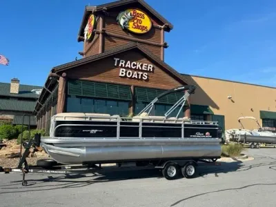 2024 Sun Tracker SportFish 22 DLX