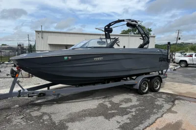 2024 Supreme S220