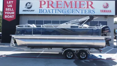 2025 Avalon Venture 85 Rear Fish - 21'