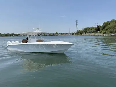 2025 Bahama Center Console