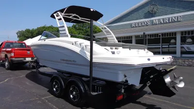 2025 Chaparral 23 SSi